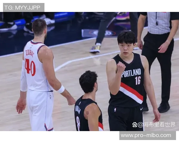 开拓者应调整战略以适应杨瀚森的风格避免尴尬境地