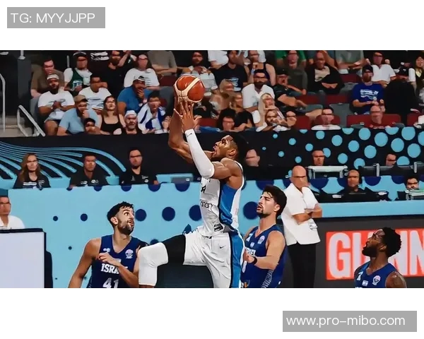 字母哥奋力拼搏半场贡献15分6板球队却落后19分艰难追赶之路